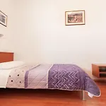 Lumaduma 아파트 트로기르