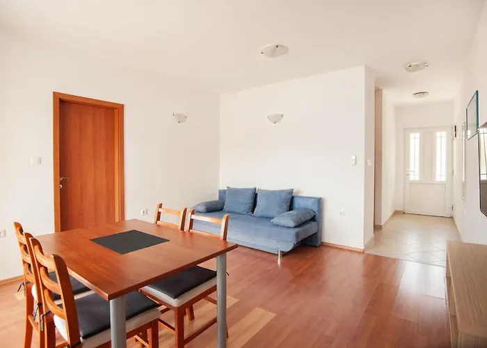 Lumaduma Apartman *