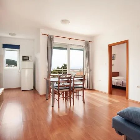 Lumaduma Apartman *